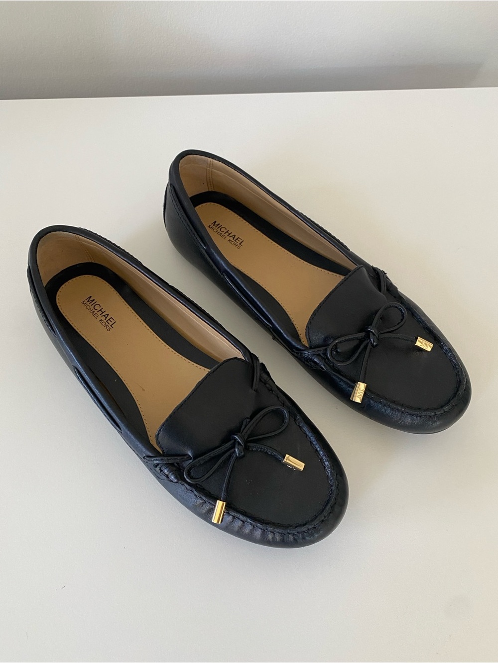 MICHAEL Michael Kors Daisy Moccasin Flats in Black Leather size 8.5 women
